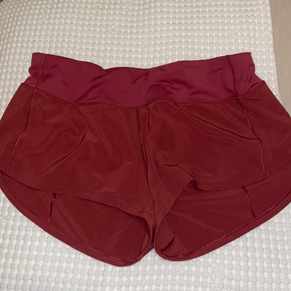 Lululemon shorts - size 6 - 2.5 inch